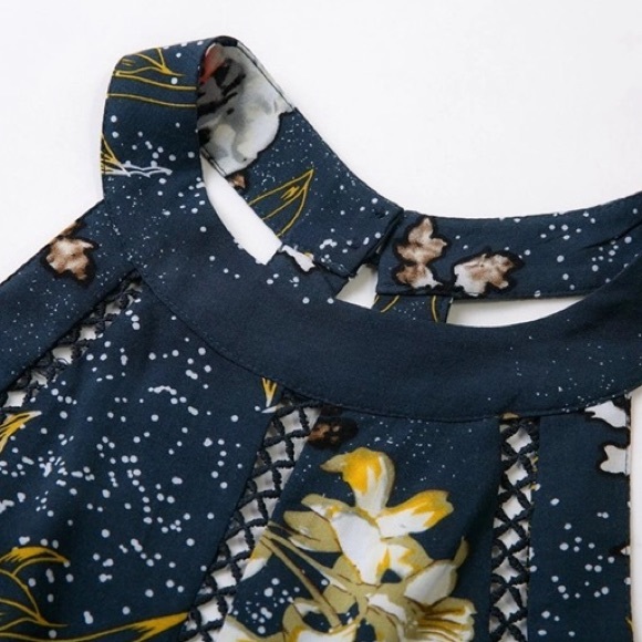 💥 LAST ONE Open Back Floral Halter Maxi Dress - Picture 5 of 7